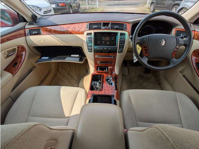 クラウン3.0 ロイヤルサルーン i-Four 4WD