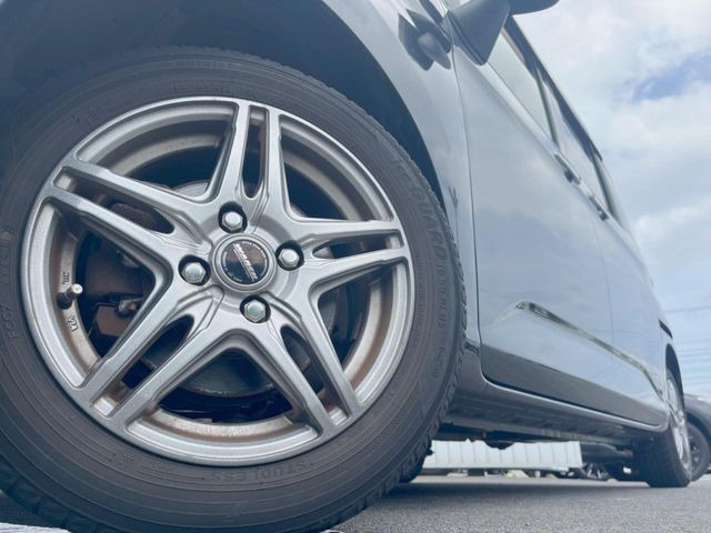 �y�����A���~�z�C�[���z�O�ςɃ}�b�`���������A���~�z�C�[���𑕒����Ă���܂��B�e��ЊO�A���~�z�C�[����A�X�^�b�h���X�^�C�����戵�����Ă���܂��B���񂲑��k����������