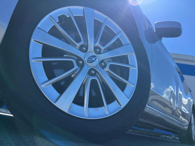 �y����16�C���`�A���~�z�C�[���z�O�ςɃ}�b�`���������A���~�z�C�[���𑕒����Ă���܂��B�e��ЊO�A���~�z�C�[����A�X�^�b�h���X�^�C�����戵�����Ă���܂��B���񂲑��k����������