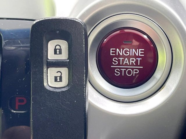 �yHonda�X�}�[�g�L�[�z�J�o����|�P�b�g�ɓ��ꂽ�܂܂ł��h�A�̎{���E�������\�ȃX�}�[�g�L�[�𑕔��B�G���W���̃I���E�I�t�����J�M�����o���K�v����������Ƃ��Ă��֗��ł���
