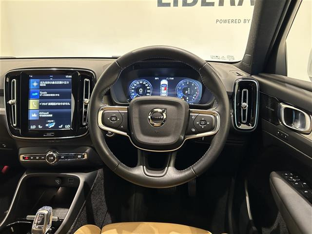 XC40B4 AWD インスクリプション 4WD