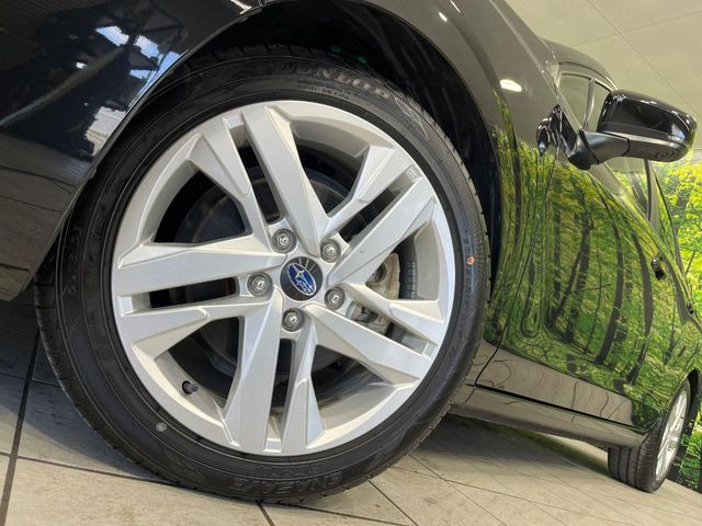 �y����17�C���`�A���~�z�C�[���z�O�ςɃ}�b�`���������A���~�z�C�[���𑕒����Ă���܂��B�e��ЊO�A���~�z�C�[����A�X�^�b�h���X�^�C�����戵�����Ă���܂��B���񂲑��k����������