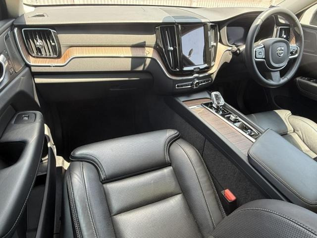 XC60リチャージ アルティメット T6 AWD PHEV 4WD