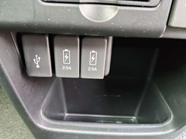 USB�|�[�g�t��