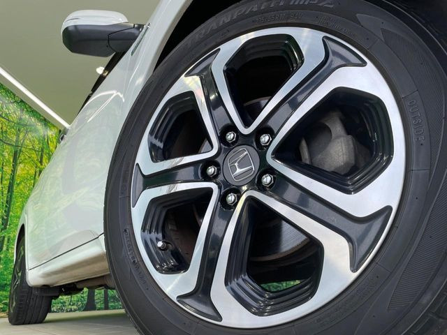 �y����17�C���`�A���~�z�C�[���z�O�ςɃ}�b�`���������A���~�z�C�[���𑕒����Ă���܂��B�e��ЊO�A���~�z�C�[����A�X�^�b�h���X�^�C�����戵�����Ă���܂��B���񂲑��k����������