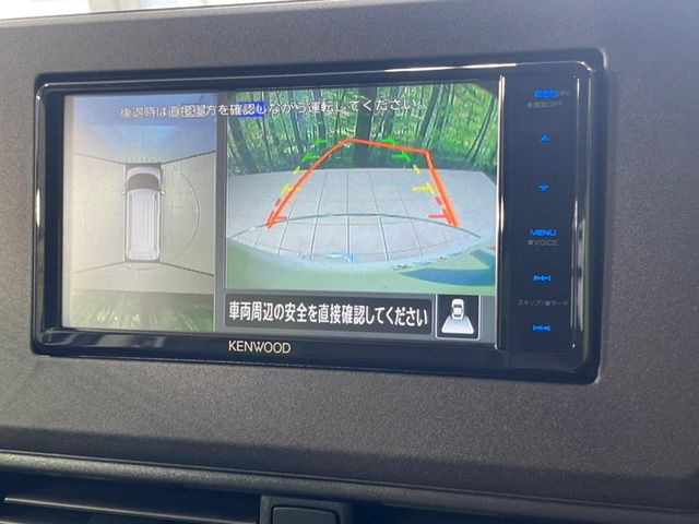 �y�}���`�A���E���h���j�^�[�z��p�̃J�����ɂ��A�ォ�猩���낵���悤�Ȏ��_��360�x�N���}�̎��͂��m�F���邱�Ƃ��ł��܂������p�������m�F���₷���A�����ꏊ�ł̐؂�Ԃ��⒓�Ԃ��X���[�Y�ɍs���܂��B