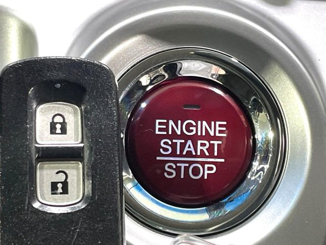 �yHonda�X�}�[�g�L�[�z�J�o����|�P�b�g�ɓ��ꂽ�܂܂ł��h�A�̎{���E�������\�ȃX�}�[�g�L�[�𑕔��B�G���W���̃I���E�I�t�����J�M�����o���K�v����������Ƃ��Ă��֗��ł���