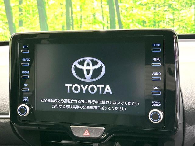 �y8�C���` �f�B�X�v���C�I�[�f�B�I�z���ʂ̃f�B�X�v���C��AppleCarPlay��AndroidAuto�����p�\�B�傫�ȉ�ʂŃX�}�z�i�r�A�v���������p���������܂���
