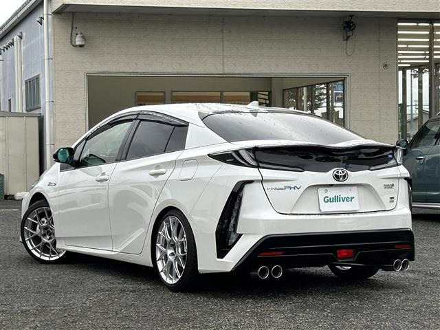 プリウスPHV1.8 S GR スポーツ