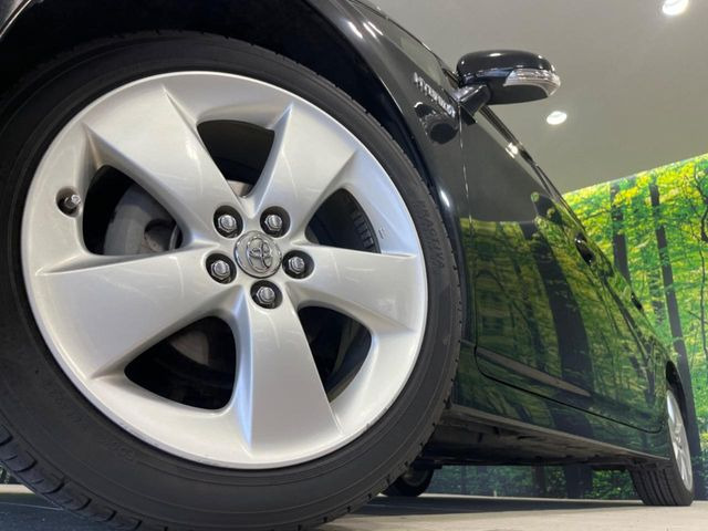 �y����17�C���`�A���~�z�C�[���z�O�ςɃ}�b�`���������A���~�z�C�[���𑕒����Ă���܂��B�e��ЊO�A���~�z�C�[����A�X�^�b�h���X�^�C�����戵�����Ă���܂��B���񂲑��k����������
