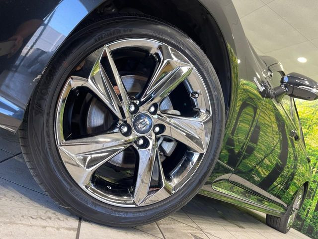 �y����18�C���`�A���~�z�C�[���z�O�ςɃ}�b�`���������A���~�z�C�[���𑕒����Ă���܂��B�e��ЊO�A���~�z�C�[����A�X�^�b�h���X�^�C�����戵�����Ă���܂��B���񂲑��k����������