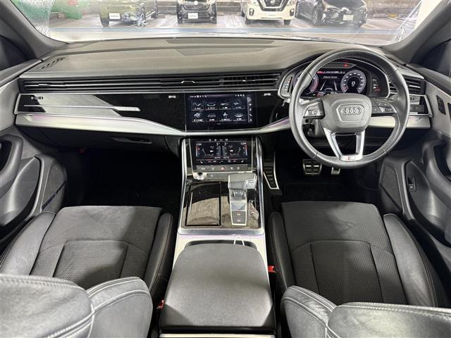 Q855 TFSI クワトロ Sライン 4WD