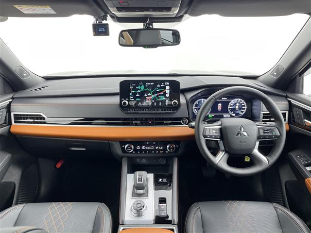 アウトランダーPHEV 2.4 P 4WD
