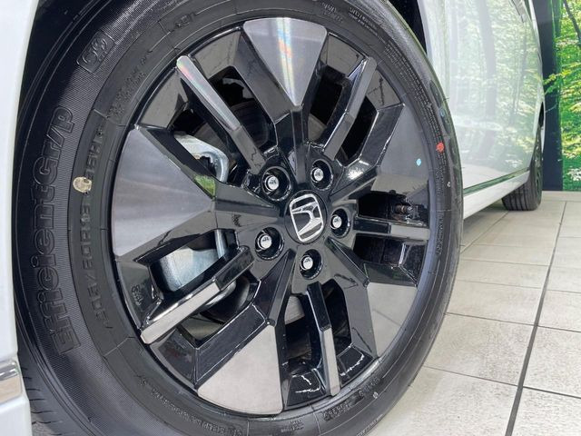 �y����16�C���`�A���~�z�C�[���z�O�ςɃ}�b�`���������A���~�z�C�[���𑕒����Ă���܂��B�e��ЊO�A���~�z�C�[����A�X�^�b�h���X�^�C�����戵�����Ă���܂��B���񂲑��k����������