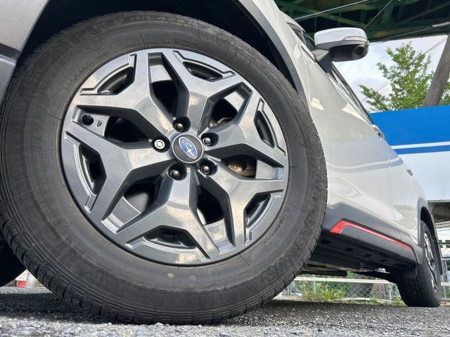 �y����17�C���`�A���~�z�C�[���z�O�ςɃ}�b�`���������A���~�z�C�[���𑕒����Ă���܂��B�e��ЊO�A���~�z�C�[����A�X�^�b�h���X�^�C�����戵�����Ă���܂��B���񂲑��k����������