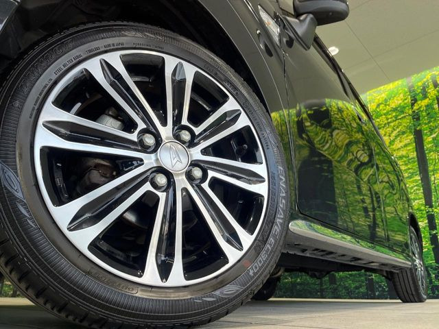 �y����15�C���`�A���~�z�C�[���z�O�ςɃ}�b�`���������A���~�z�C�[���𑕒����Ă���܂��B�e��ЊO�A���~�z�C�[����A�X�^�b�h���X�^�C�����戵�����Ă���܂��B���񂲑��k����������