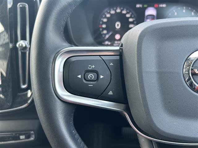 XC40T4 モメンタム