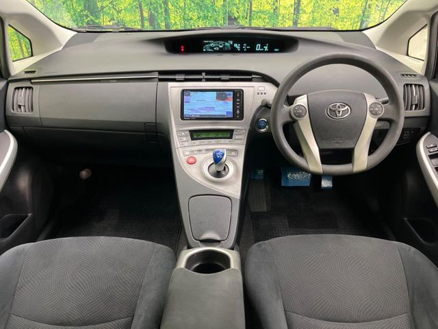プリウス1.8 S