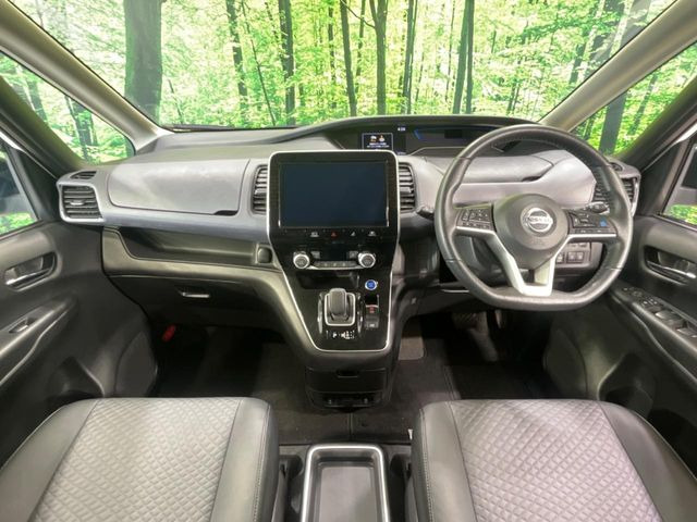 セレナ1.2 e-POWER ハイウェイスターV