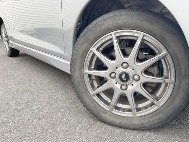 �y14�C���`�A���~�z�C�[���z�O�ςɃ}�b�`�����A���~�z�C�[���𑕒����Ă���܂��B�e��A���~�z�C�[����A�X�^�b�h���X�^�C�����戵�����Ă���܂��B���񂲑��k����������