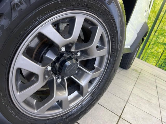 �y����16�C���`�A���~�z�C�[���z�O�ςɃ}�b�`���������A���~�z�C�[���𑕒����Ă���܂��B�e��ЊO�A���~�z�C�[����A�X�^�b�h���X�^�C�����戵�����Ă���܂��B���񂲑��k����������