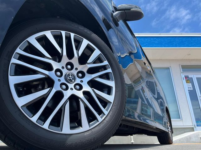 �y����18�C���`�A���~�z�C�[���z�O�ςɃ}�b�`���������A���~�z�C�[���𑕒����Ă���܂��B�e��ЊO�A���~�z�C�[����A�X�^�b�h���X�^�C�����戵�����Ă���܂��B���񂲑��k����������