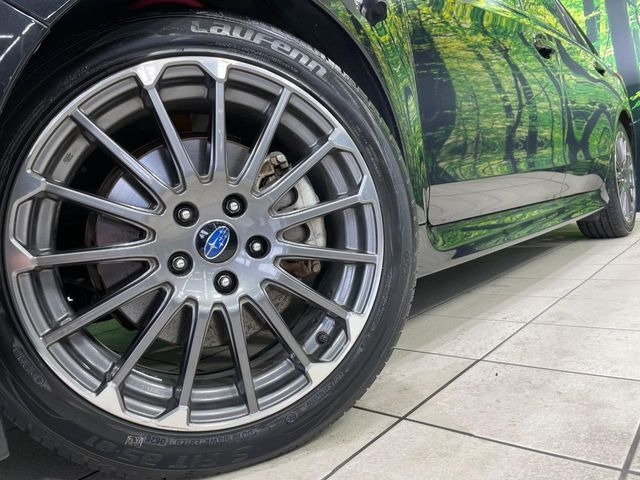 �y����18�C���`�A���~�z�C�[���z�O�ςɃ}�b�`���������A���~�z�C�[���𑕒����Ă���܂��B�e��ЊO�A���~�z�C�[����A�X�^�b�h���X�^�C�����戵�����Ă���܂��B���񂲑��k����������