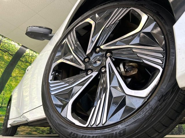 �y����19�C���`�A���~�z�C�[���z�O�ςɃ}�b�`���������A���~�z�C�[���𑕒����Ă���܂��B�e��ЊO�A���~�z�C�[����A�X�^�b�h���X�^�C�����戵�����Ă���܂��B���񂲑��k����������