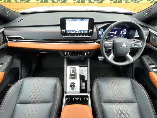 アウトランダーPHEV 2.4 P 4WD