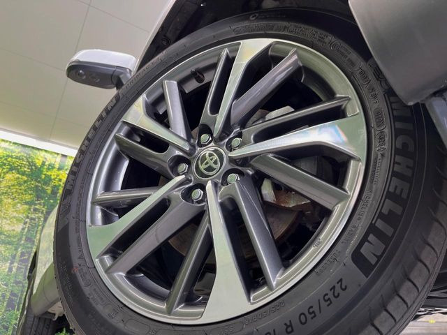 �y����18�C���`�A���~�z�C�[���z�O�ςɃ}�b�`���������A���~�z�C�[���𑕒����Ă���܂��B�e��ЊO�A���~�z�C�[����A�X�^�b�h���X�^�C�����戵�����Ă���܂��B���񂲑��k����������