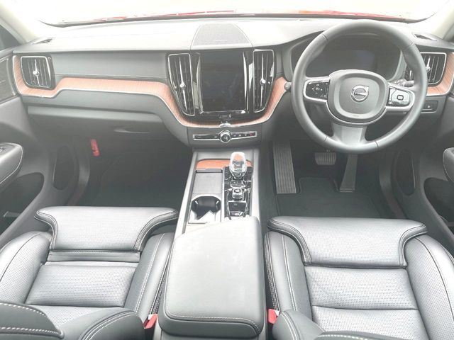 XC60リチャージ アルティメット T6 AWD PHEV 4WD