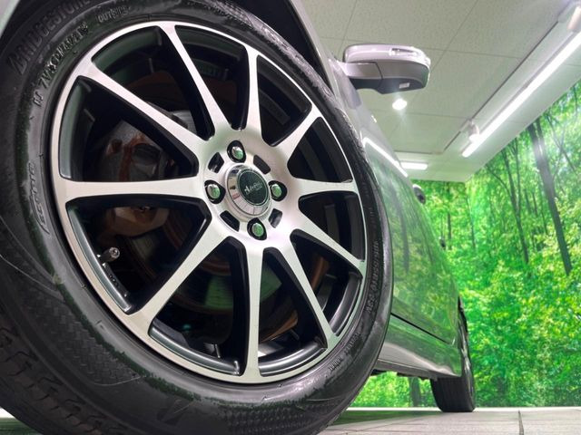 �y16�C���`�A���~�z�C�[���z�O�ςɃ}�b�`�����A���~�z�C�[���𑕒����Ă���܂��B�e��A���~�z�C�[����A�X�^�b�h���X�^�C�����戵�����Ă���܂��B���񂲑��k����������