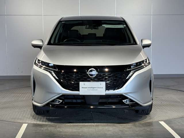 ノートオーラ1.2 G FOUR レザーエディション 4WD