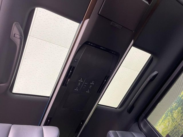 ヴェルファイアハイブリッド 2.5 Z プレミア E-Four 4WD