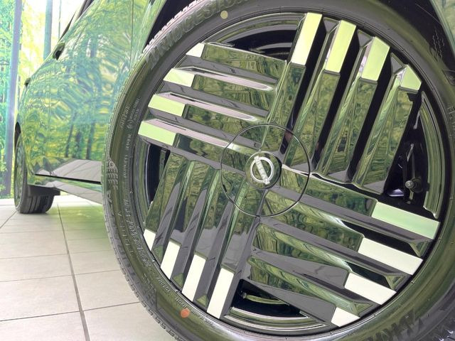 �y����17�C���`�A���~�z�C�[���z�O�ςɃ}�b�`���������A���~�z�C�[���𑕒����Ă���܂��B�e��ЊO�A���~�z�C�[����A�X�^�b�h���X�^�C�����戵�����Ă���܂��B���񂲑��k����������