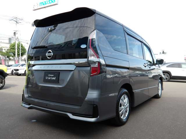 セレナ2.0 ハイウェイスターV 4WD