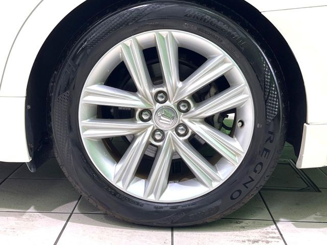 �y17�C���`�A���~�z�C�[���z�O�ςɃ}�b�`�����A���~�z�C�[���𑕒����Ă���܂��B�e��A���~�z�C�[����A�X�^�b�h���X�^�C�����戵�����Ă���܂��B���񂲑��k����������