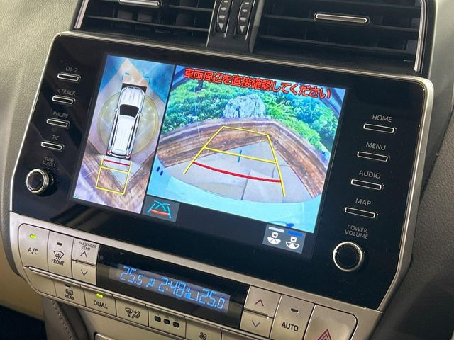 【パノラミックビューモニター】専用のカメラにより、上から見下ろしたような視点で360度クルマの周囲を確認することができます☆死角部分も確認しやすく、狭い場所での切り返しや駐車もスムーズに行えます。