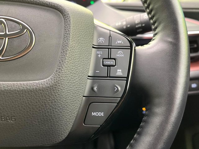【レーダークルーズコントロール】高速道路での長距離走行が楽に!!自動で速度を保つクルーズコントロールが、衝突軽減システムと連携し、前方の車両を感知して車間を保つように速度調節してくれます!!