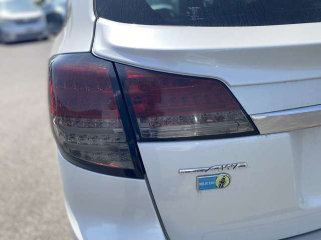 車検、整備もお任せ下さい!当社提携の指定工場がございます!傷、へこみ、お車の不具合もリーズナブルな価格で対応します!