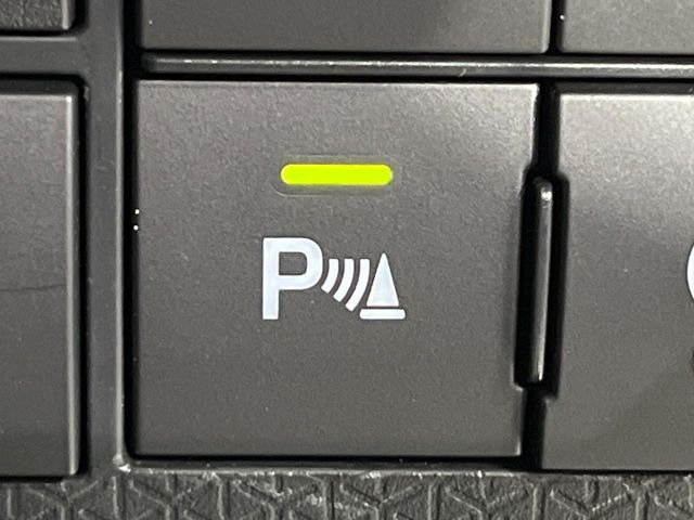 【コーナーセンサー】バンパーに付いたセンサーが障害物を検知!一定の距離に近づくとアラートで教えてくれます♪狭い駐車スペースや車庫入れ時も安心ですね☆