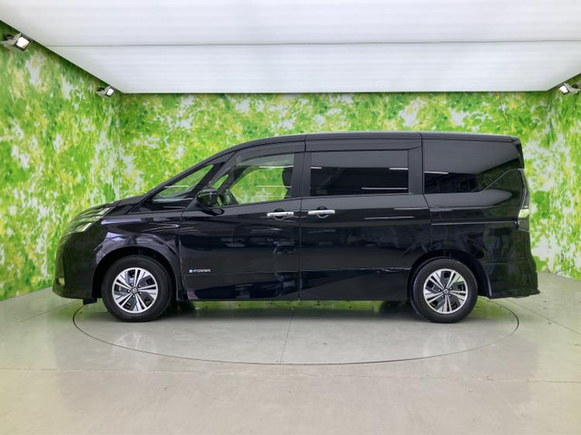 セレナ1.2 e-POWER ハイウェイスターV