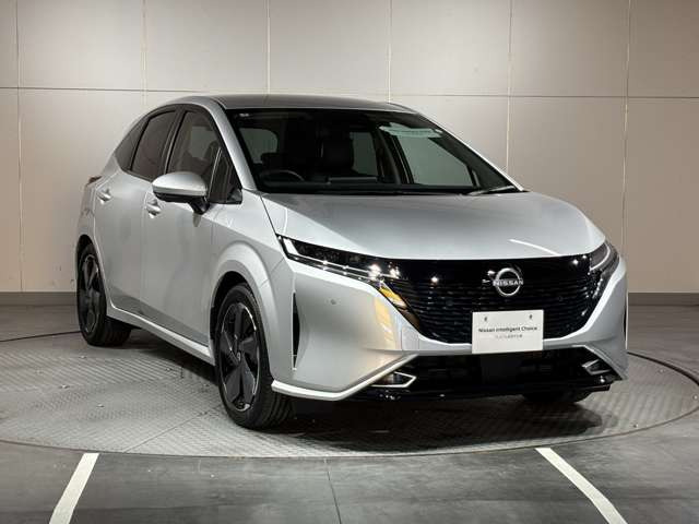 ノートオーラ1.2 G FOUR レザーエディション 4WD
