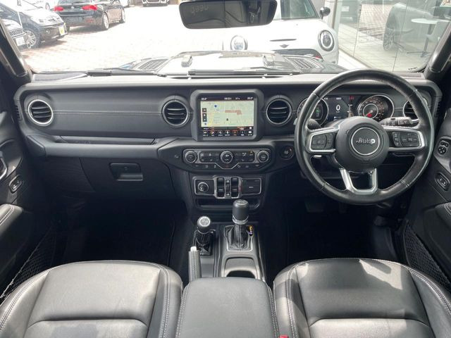 ラングラーアンリミテッド サハラ 4WD