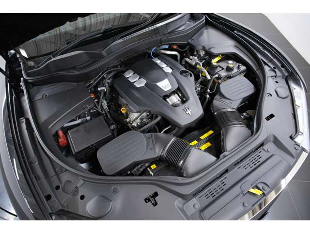 3.0L V�^6�C��DOHC�c�C���^�[�{�A350ps/51.0kgm�A�S��&times;�S��&times;�S��mm 5005&times;1981&times;1693mm�A�ԗ��d�� 2280kg