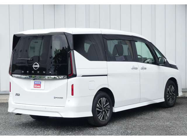 セレナ1.4 e-POWER ハイウェイスターV