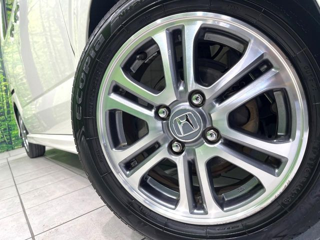 �y����14�C���`�A���~�z�C�[���z�O�ςɃ}�b�`���������A���~�z�C�[���𑕒����Ă���܂��B�e��ЊO�A���~�z�C�[����A�X�^�b�h���X�^�C�����戵�����Ă���܂��B���񂲑��k����������