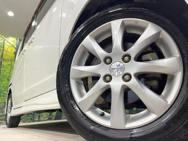 �y����15�C���`�A���~�z�C�[���z�O�ςɃ}�b�`���������A���~�z�C�[���𑕒����Ă���܂��B�e��ЊO�A���~�z�C�[����A�X�^�b�h���X�^�C�����戵�����Ă���܂��B���񂲑��k����������