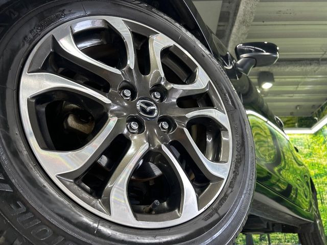 �y����16�C���`�A���~�z�C�[���z�O�ςɃ}�b�`���������A���~�z�C�[���𑕒����Ă���܂��B�e��ЊO�A���~�z�C�[����A�X�^�b�h���X�^�C�����戵�����Ă���܂��B���񂲑��k����������