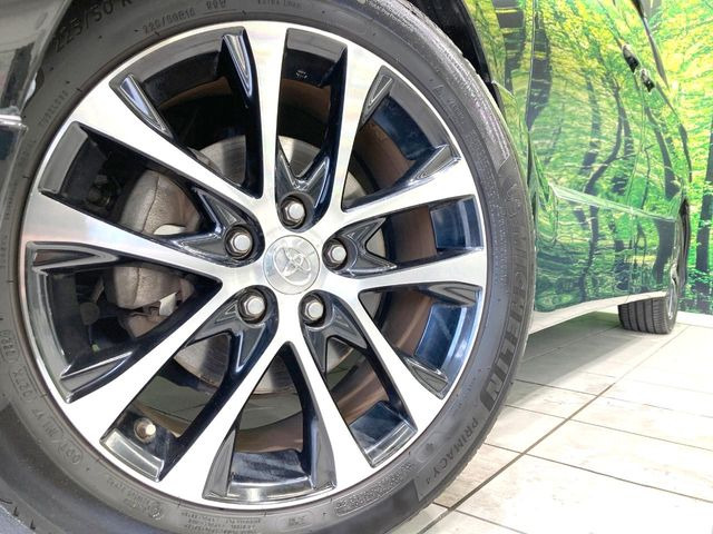 �y����18�C���`�A���~�z�C�[���z�O�ςɃ}�b�`���������A���~�z�C�[���𑕒����Ă���܂��B�e��ЊO�A���~�z�C�[����A�X�^�b�h���X�^�C�����戵�����Ă���܂��B���񂲑��k����������